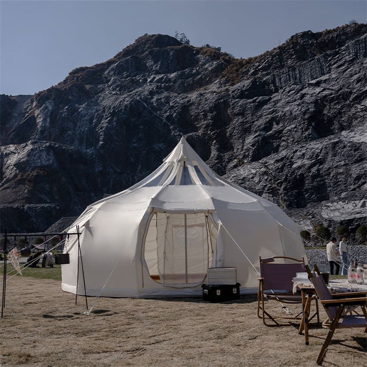 Какви предимства носи външната платнена камбана палатка YMOUTDOOR за glamping бизнеса?